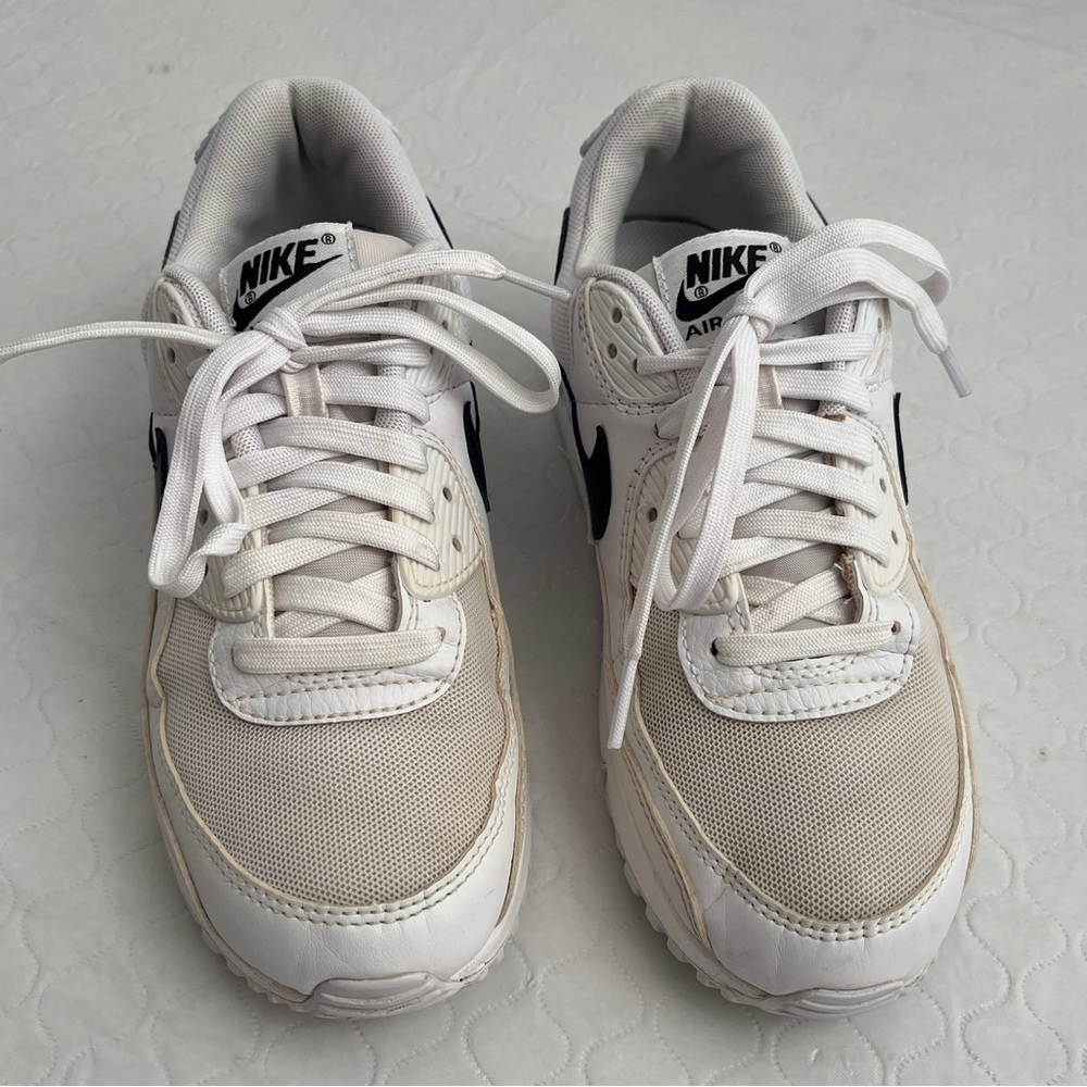 Nike Air Max 90 white and black sneakers DH8010-101